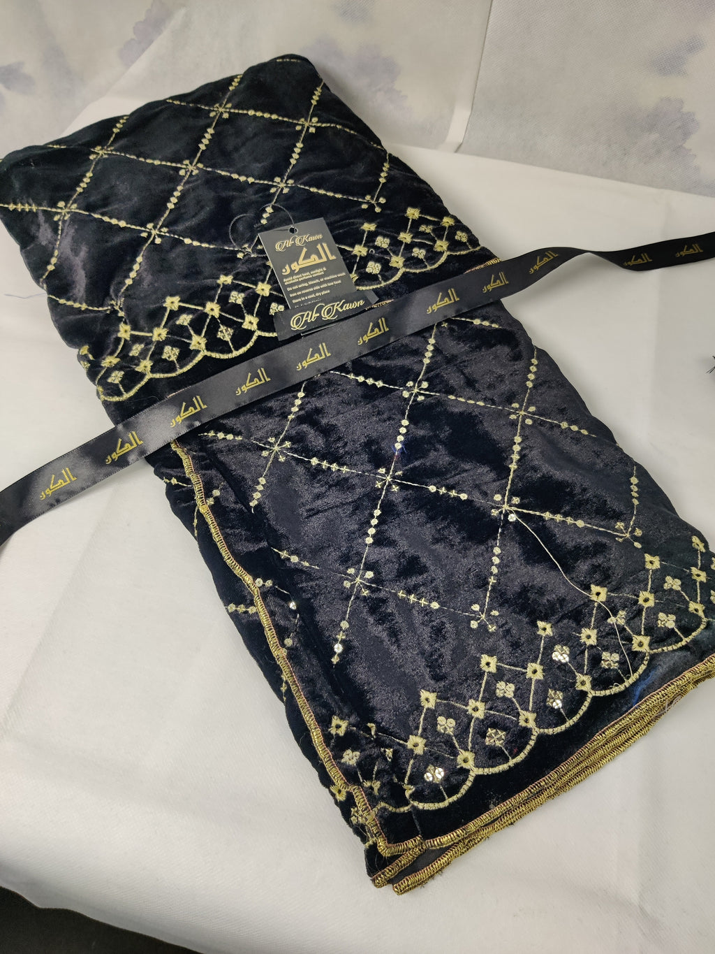 Luxurious Velvet Shawl – Black with Golden Embroidery