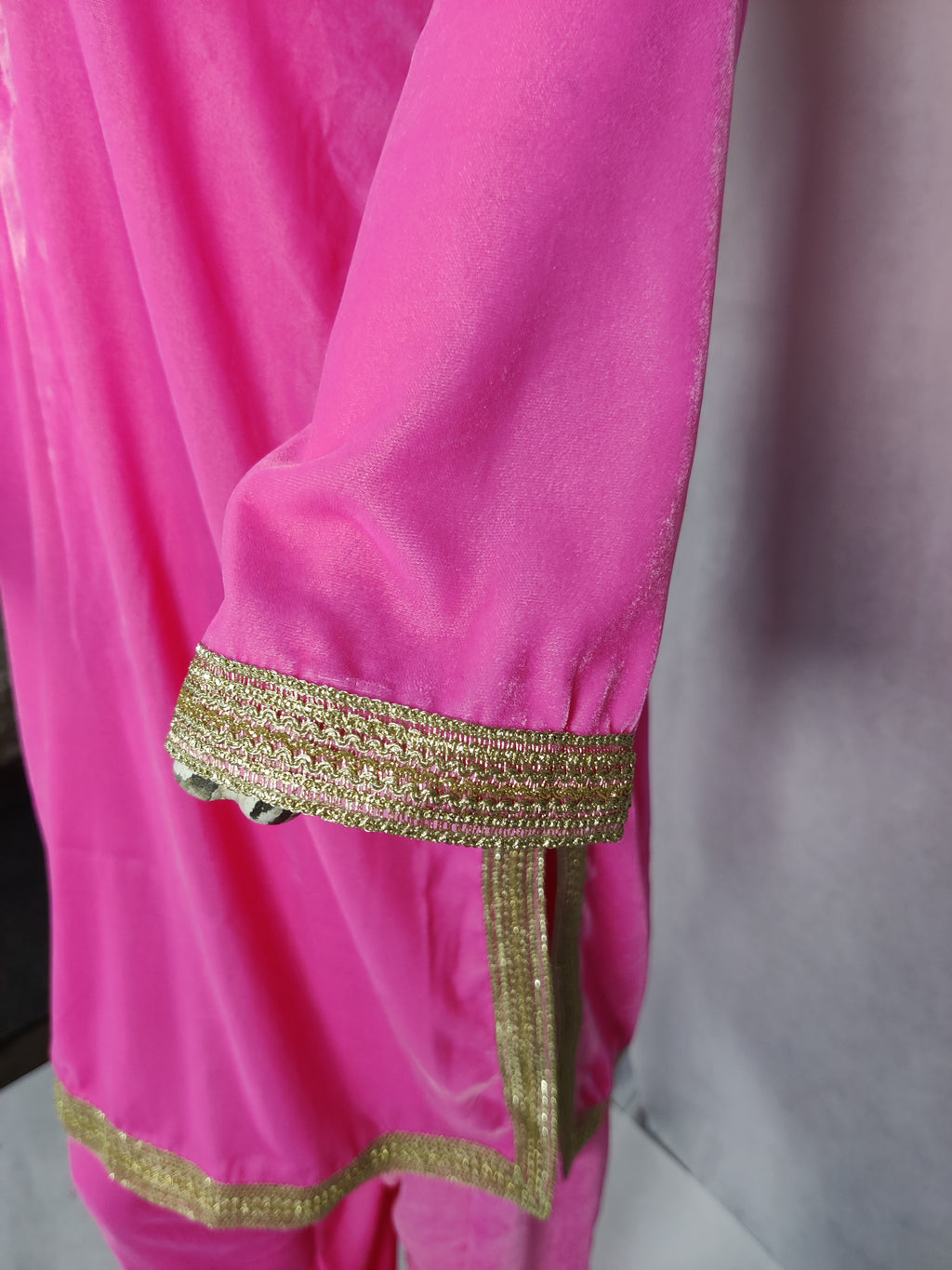 Al-Kawn | “Velora Blush” Velvet Kurta Shalwar – Royal Pink with Golden Grace