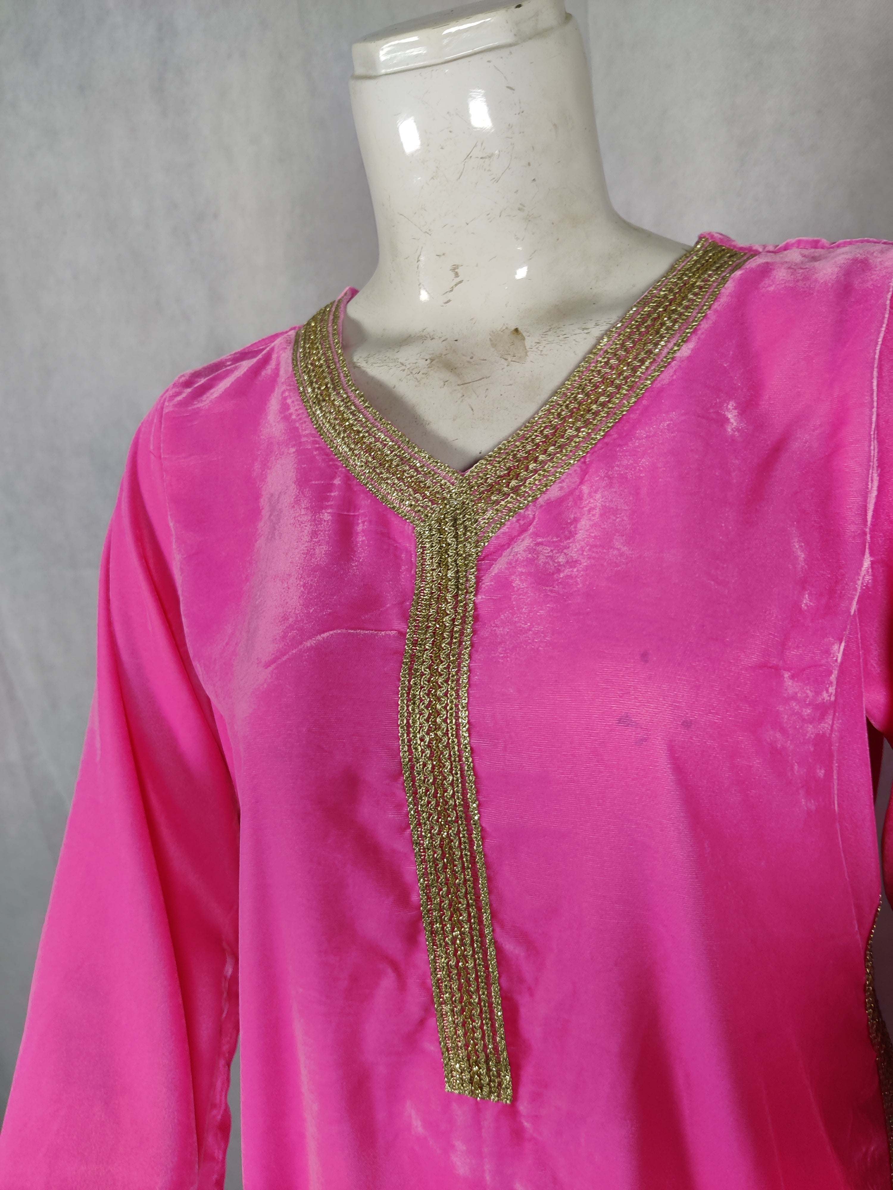 Al-Kawn | “Velora Blush” Velvet Kurta Shalwar – Royal Pink with Golden Grace