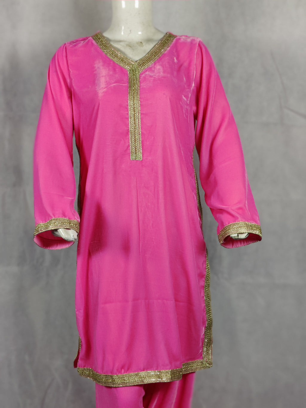 Al-Kawn | “Velora Blush” Velvet Kurta Shalwar – Royal Pink with Golden Grace