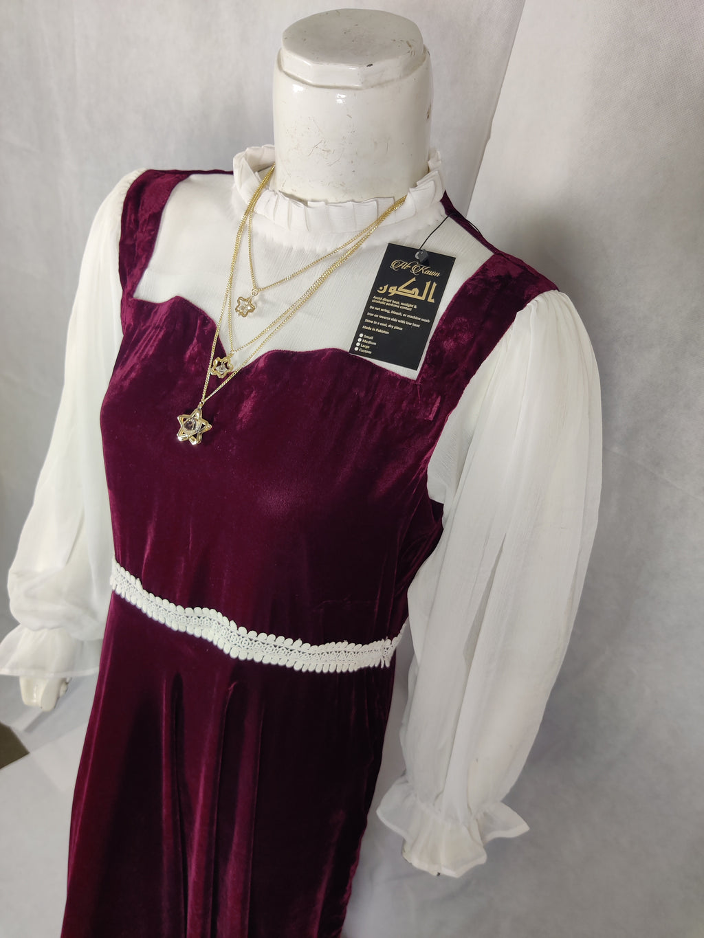 Titanic-Themed Velora Frock – Vintage Maroon Velvet Elegance