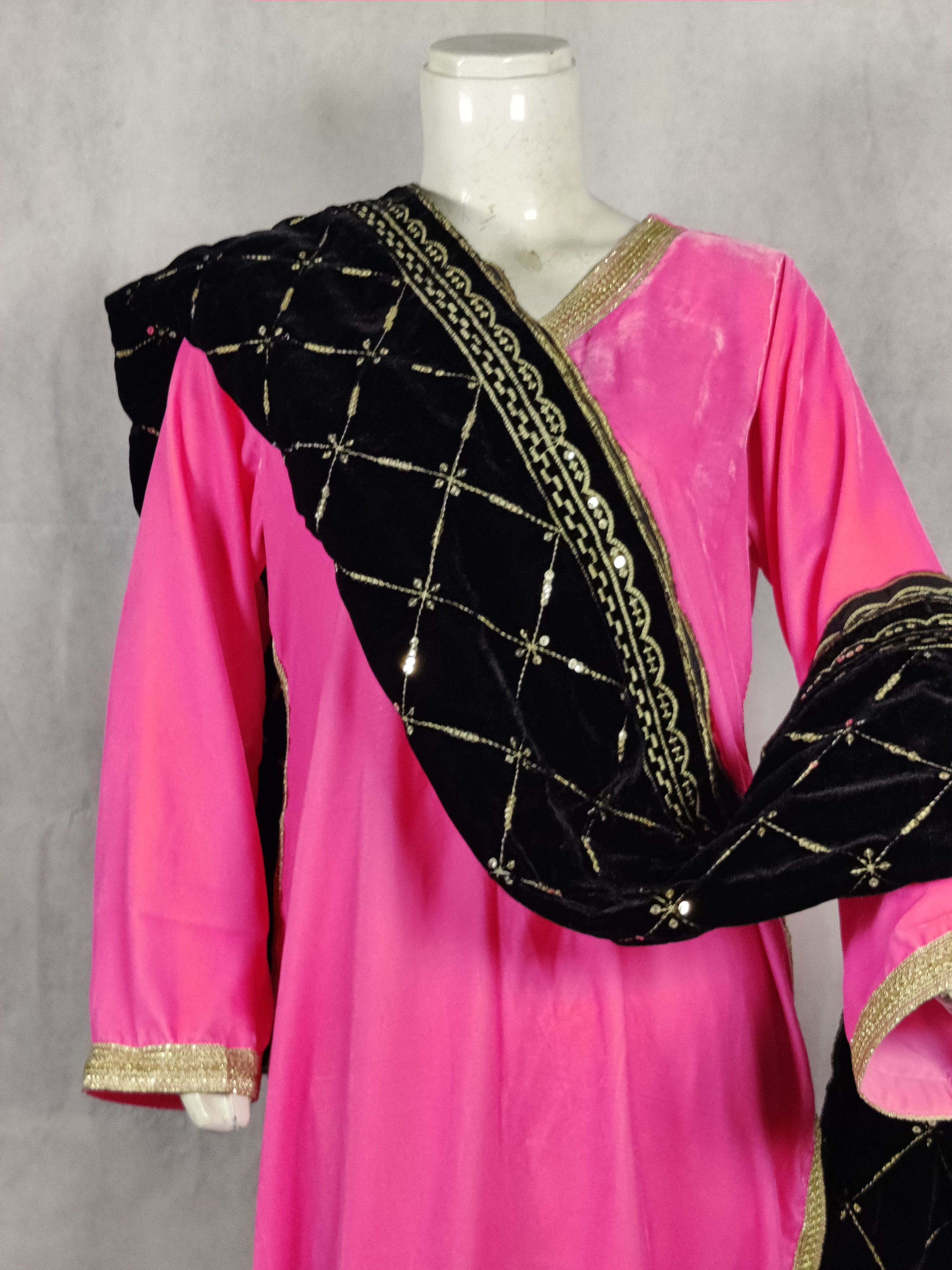 Al-Kawn | “Velora Blush” Velvet Kurta Shalwar – Royal Pink with Golden Grace