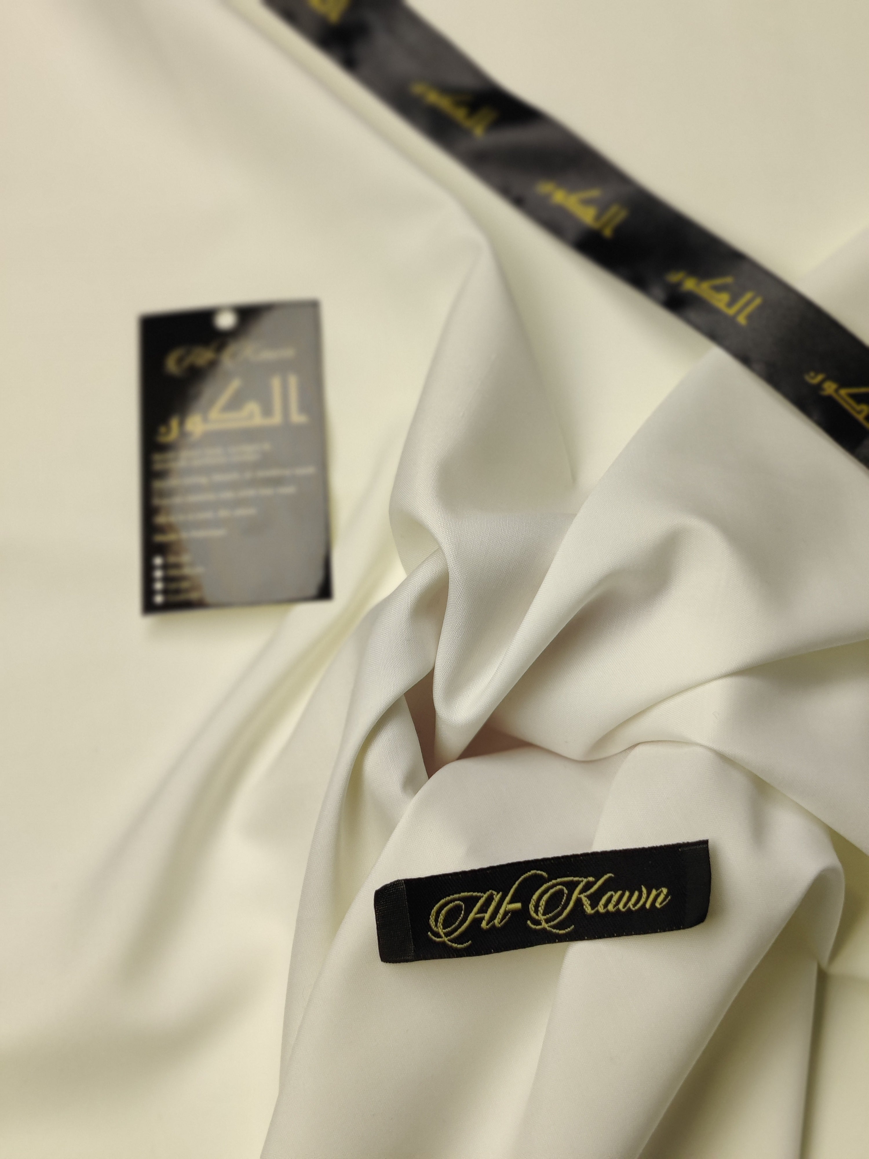 Baské Weave 4-Season Wash & Wear – Premium Men’s Fabric in Off White & Cream