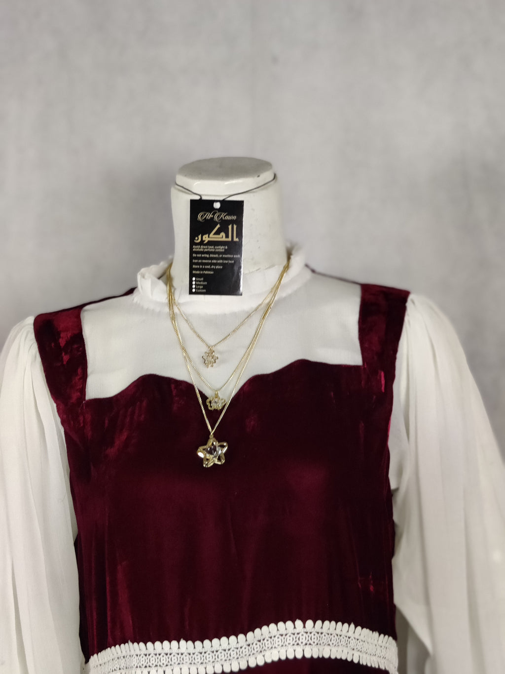 Titanic-Themed Velora Frock – Vintage Maroon Velvet Elegance