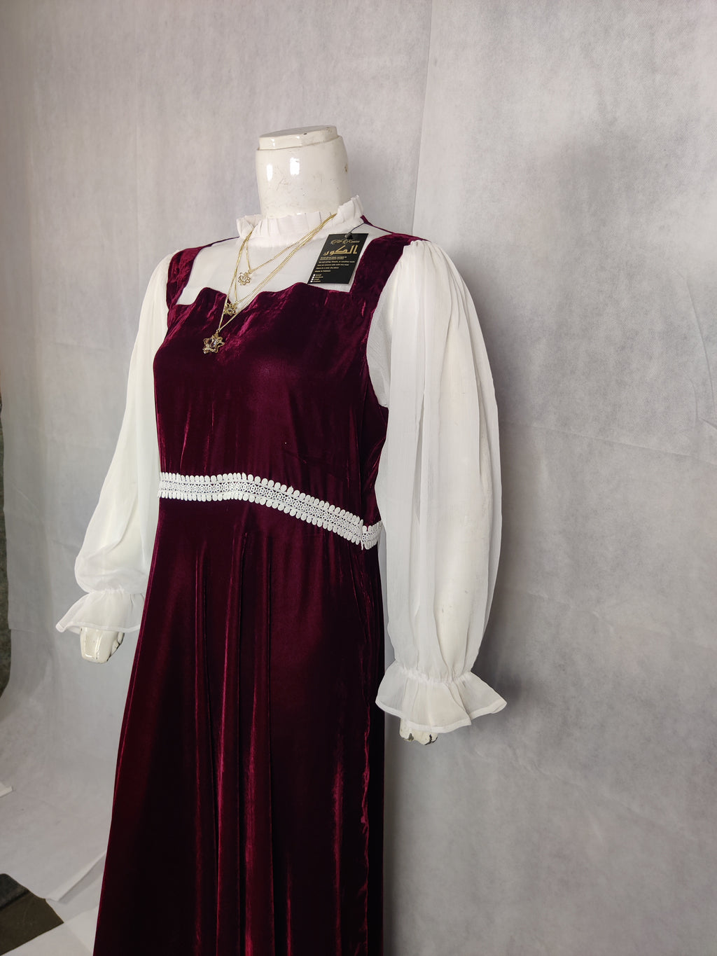 Titanic-Themed Velora Frock – Vintage Maroon Velvet Elegance