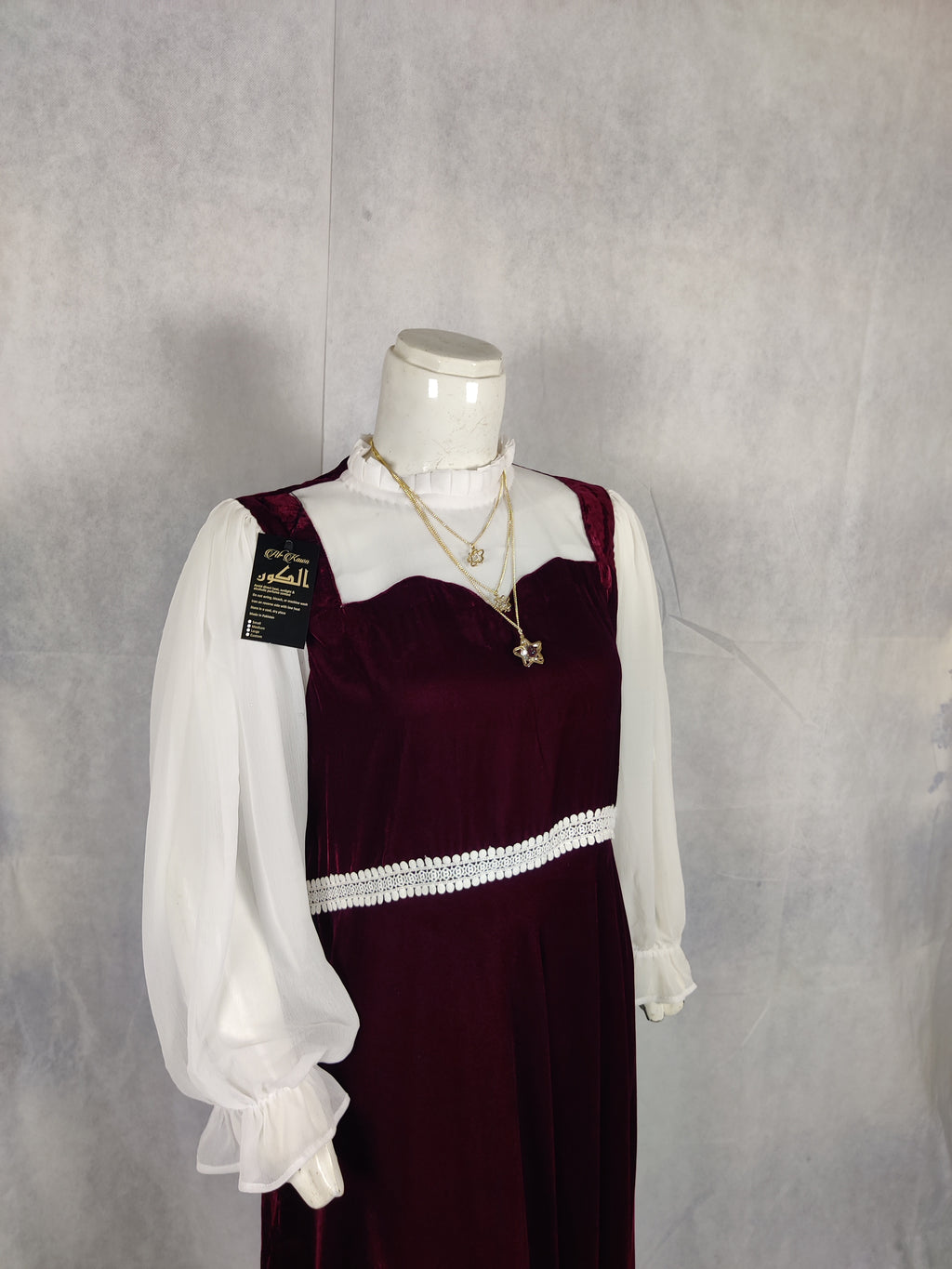 Titanic-Themed Velora Frock – Vintage Maroon Velvet Elegance